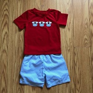 2T Boutique Cow Shirt and Short set. Like New.